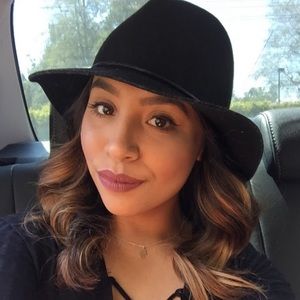 Meet your Posher, Priscilla